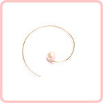 Load image into Gallery viewer, Twist of A Pearl Earrings

